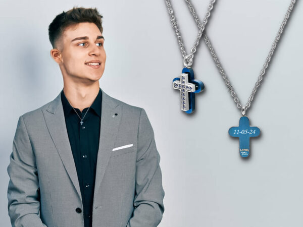 Collana per comunione maschio con croce blu Incisione Personalizzata 1 retro