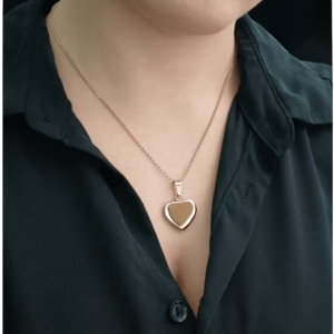 Collana donna con cuore spesso con incisione personalizzata 1 per lato